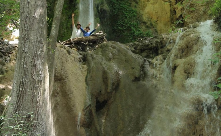 آبشار برجی کلا از حاذبه های طبیعی شهرستان آمل/همراه عکس