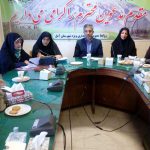اهداء کتاب ستارگانی از کهکشان آمل به رحمانی