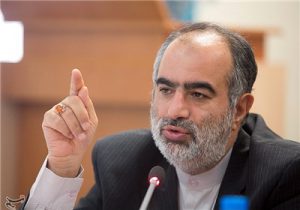 واکنش حسام الدین آشنا به درخواست رئیسی برای مناظره ی دکتر روحانی و احمدی نژاد