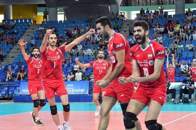 پیروزی والیبالیست‌های ایران برابر لهستان بی‌دفاع